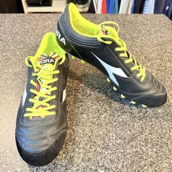 Diadora ITA3 LP Soccer Cleats Shoes, Men’s 11.5, Black/Yellow