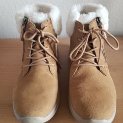 Skechers Light Brown Boots w/ Faux Fur