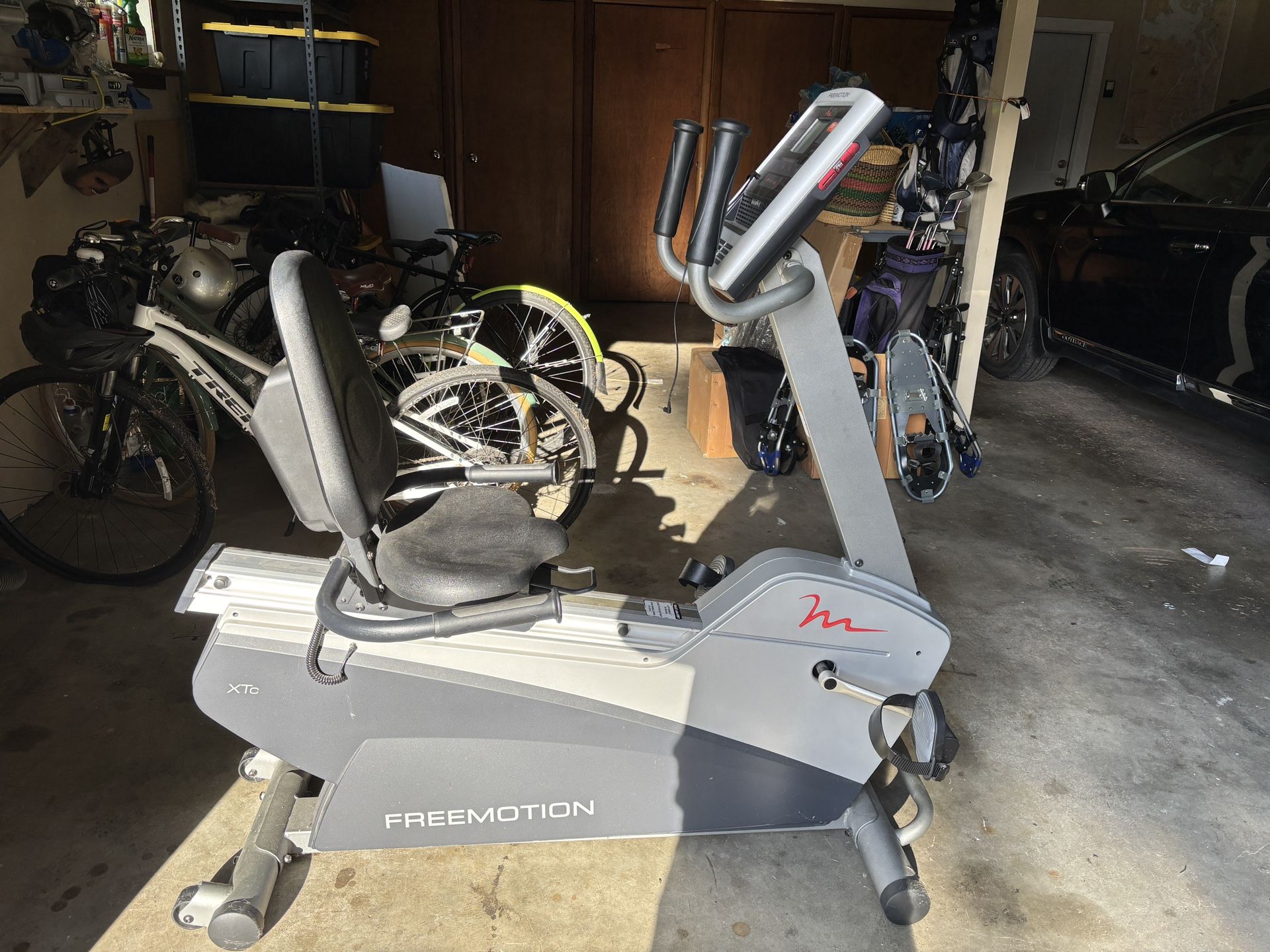Recumbent Exercise Bike Freemotion