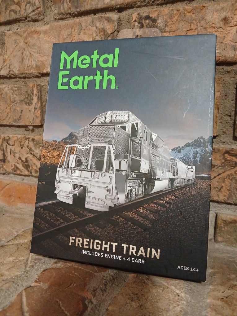 Metal Earth 3-D Train Model