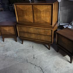 Mid Century Modern United Diamond Front Hi boy Dresser And Nightstands MCM
