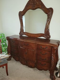 ANTIQUE DRESSER MIRROR N TABLE