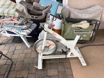 Sunny Health Indoor Cycling Spin Bike