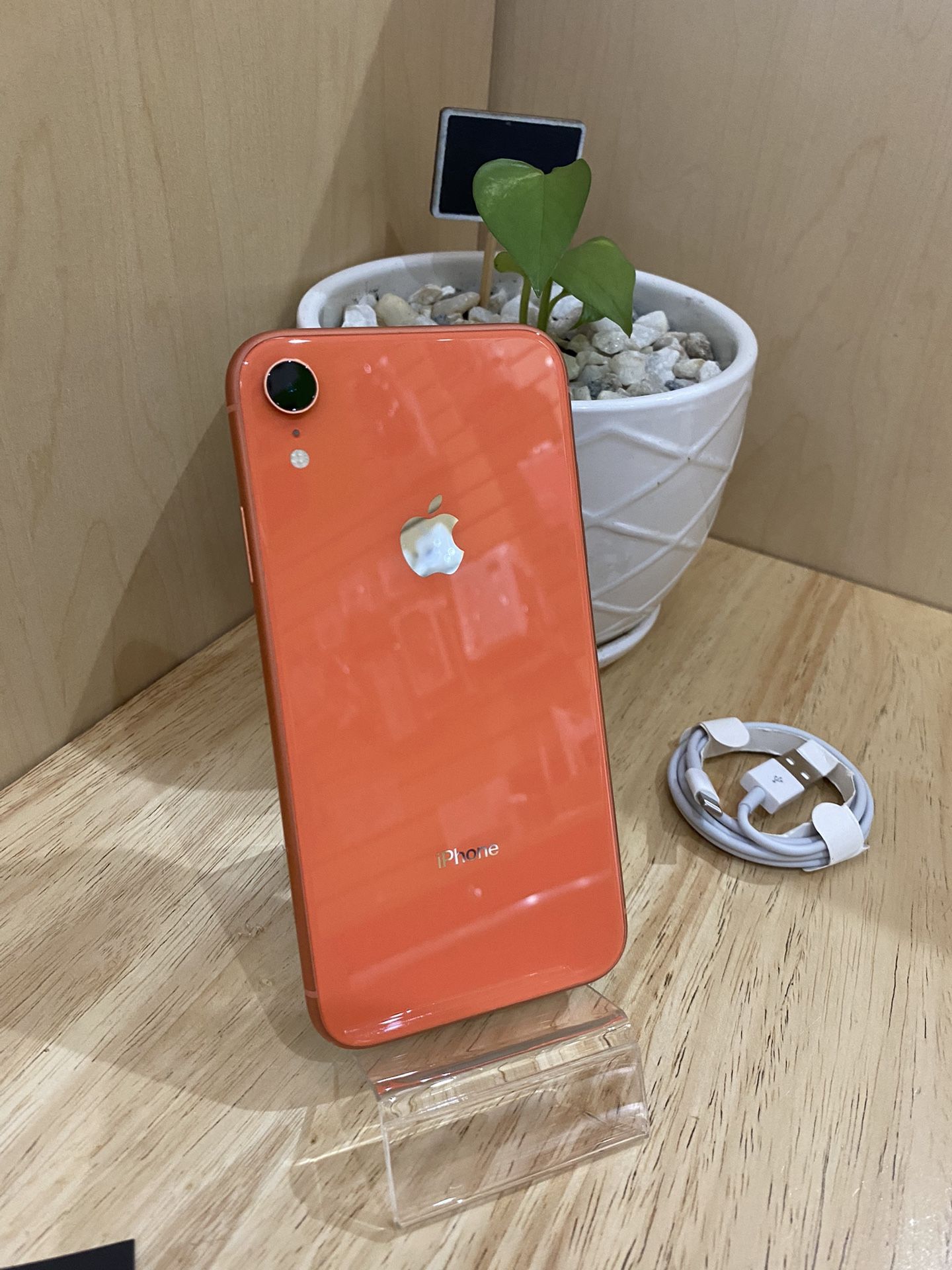Valentines Day Special!!! iPhone XR 128 Gb Color Peach Unlocked