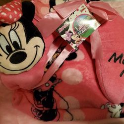 New Minnie Mouse  Neck  Pillow And Throw Blanket 