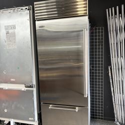 Stainless Steel Sub Zero 30 Inch Fridge Built In Bottom Freezer