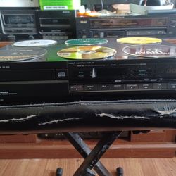 SHARP CD PLAYER 💿 WITH AUDIOPHILE DACS $80 FINAL PRICE READ DESCRIPTION AND SEE ALL PICTURES