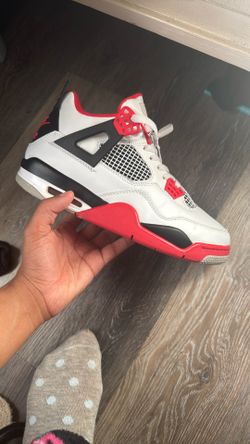men’s 10 jordan 4s