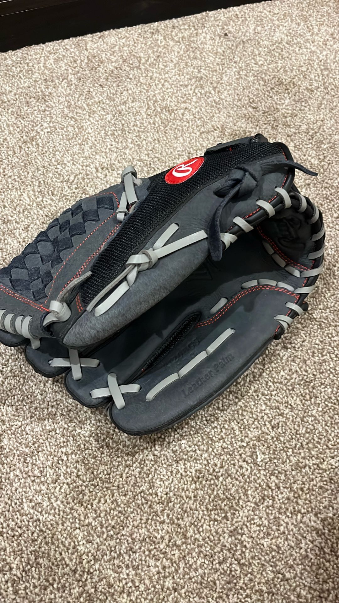 Rawling Baseball Glove - Lefty