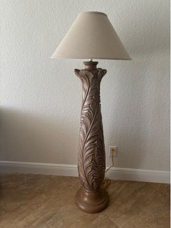 Moving! Beautiful floor lamp in excellent condition