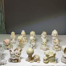 Collectible Precious Moments 15 Figurine Bundle 