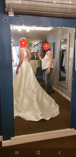 Casablanca wedding dress Size 14