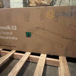 Urevo Spacewalk E3 treadmill with manual inclinenm