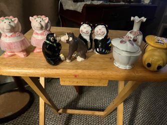 Asstd new salt and pepper shakers
