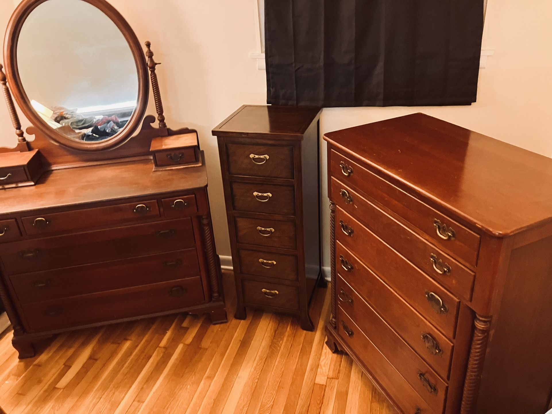 Willett Wildwood Cherry Dresser, Dresser With Desk+Mirror
