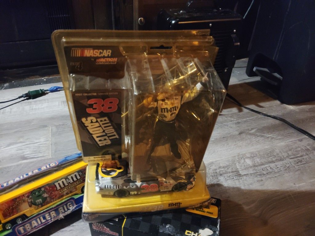 Elliot Saddler Nascar Collection