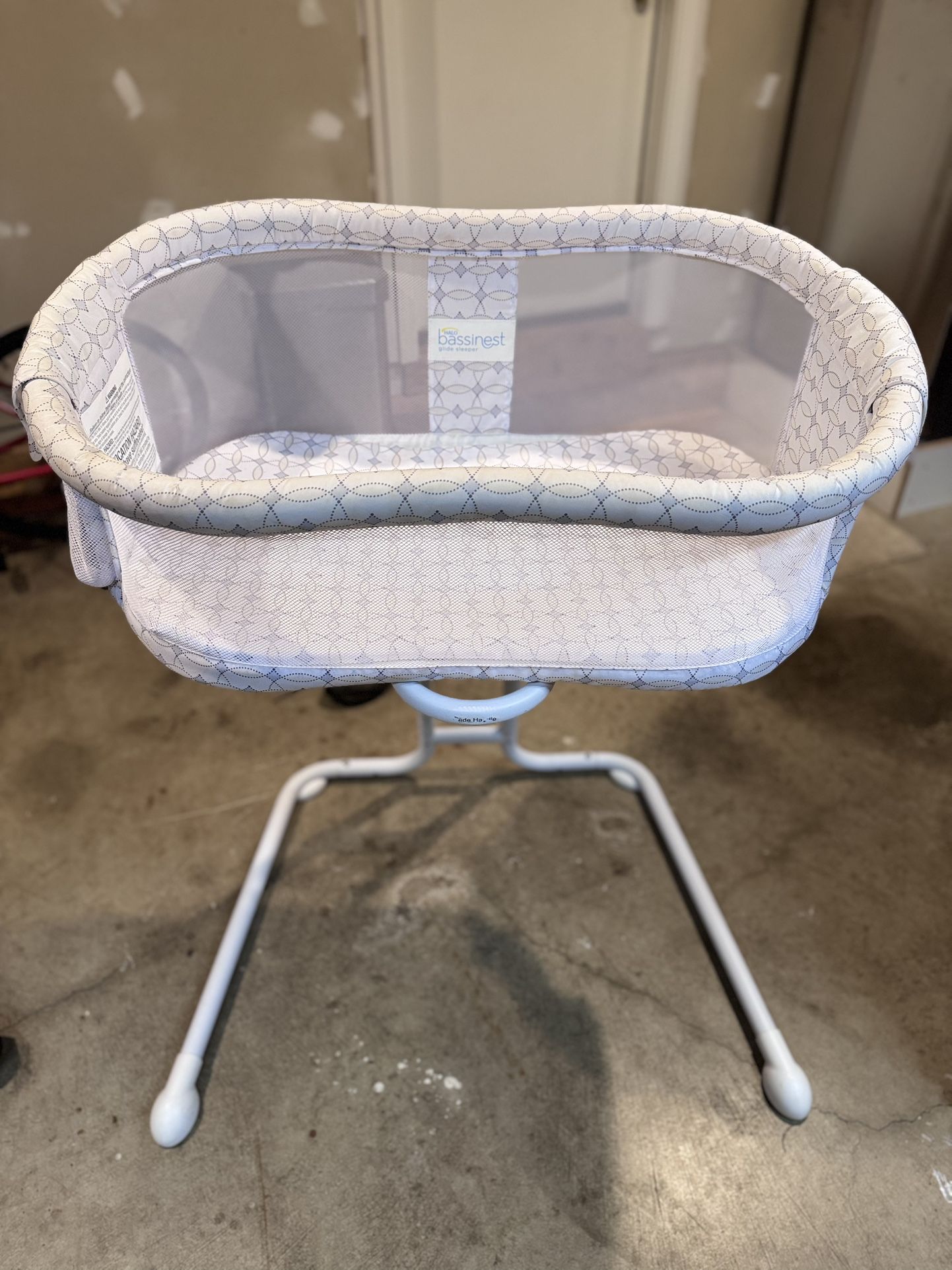 Halo Bassinet Glide Sleeper