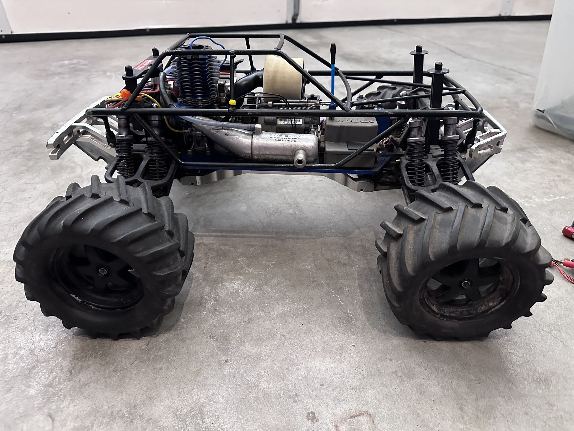 Traxxas 5x4 3.3 Motor Nitro Monster Rc Truck 1/10 Scale