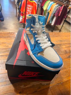 Off white Unc Jordan 1