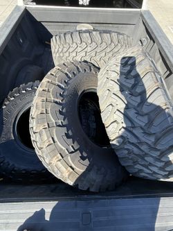 Toyo MT Tires 37x12.50R17