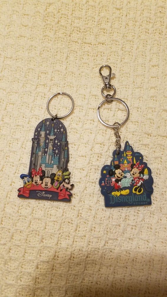 Walt Disney Keychains NWOT
2 different Walt Disney Keychains 
See all pictures for what both look like. 

Please go to my page and see other items tha
