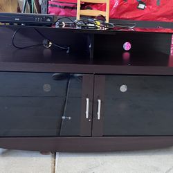 TV Stand + DVD