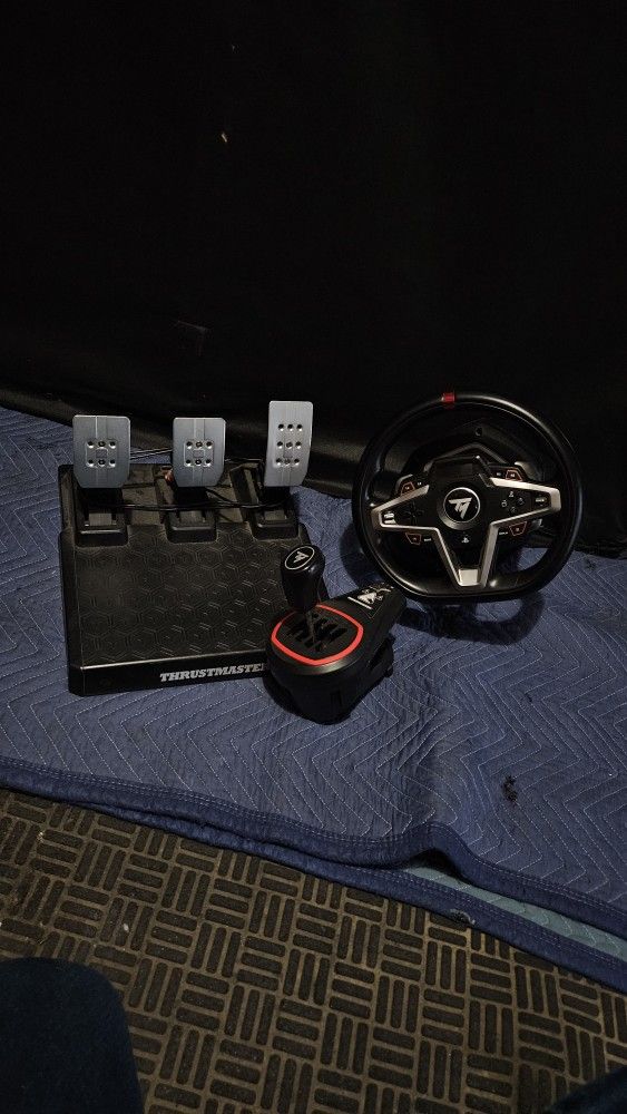 Ps4/ps5/ Pc .Thrustmaster T2480 With Thrustmaster Th8S Shifter