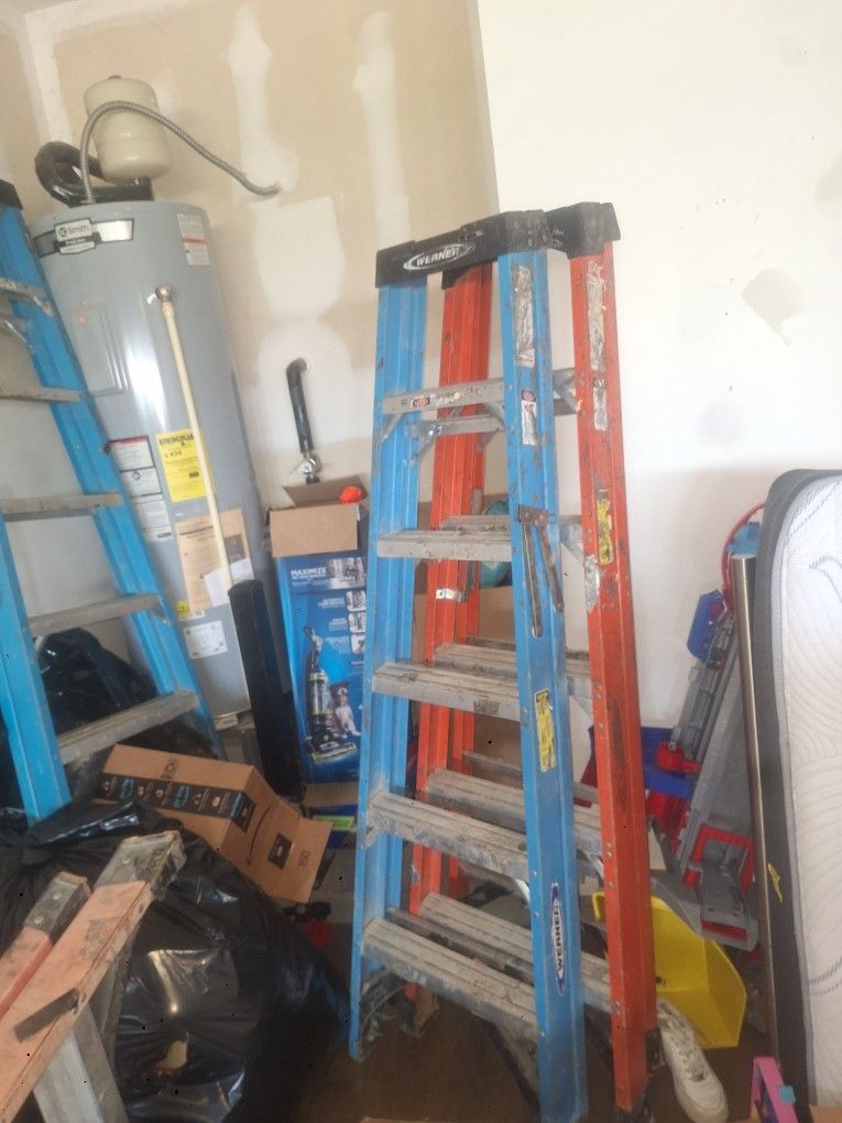 Escalera Dev6 Pies Y 12 Pies Y Una 28 Pies Disponible A Buen Precio
