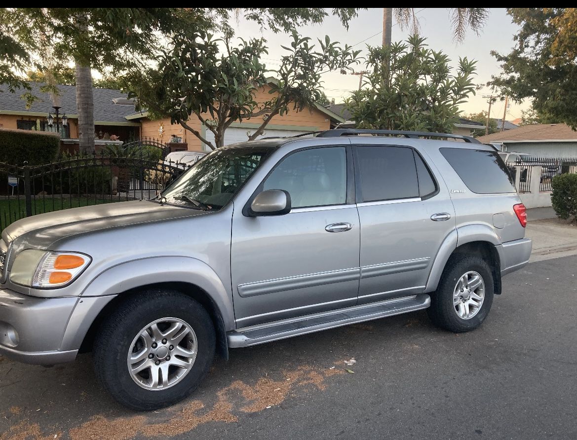 2004 Toyota Sequoia