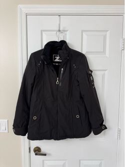 Ladies size medium Zeroxposur awesome winter ski/snowboard jacket like new condition in Weston