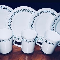 SHAMROCK BONE CHINE MUGS & DESSERT PLATES HALLMARK on Each Piece SET OF 4 (FOUR) - NEW UNUSED WHITE AND GREEN