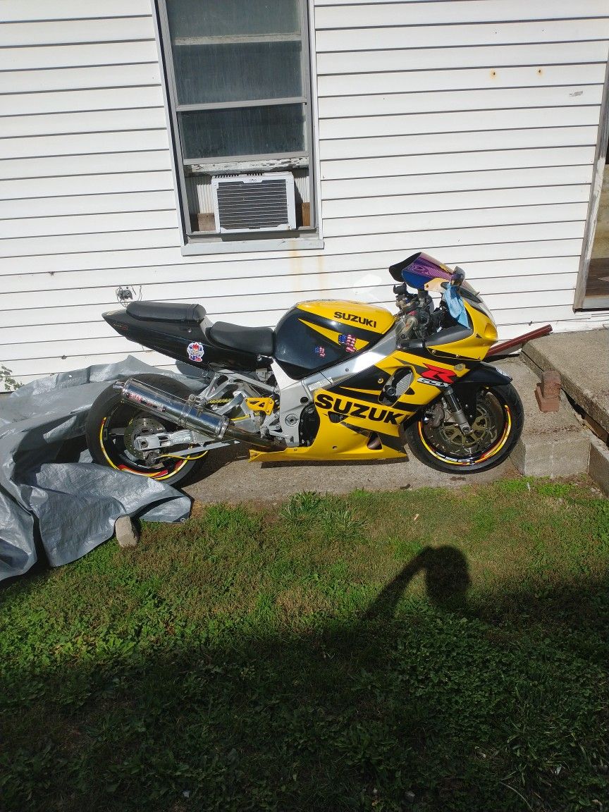 2002 GSXR 750