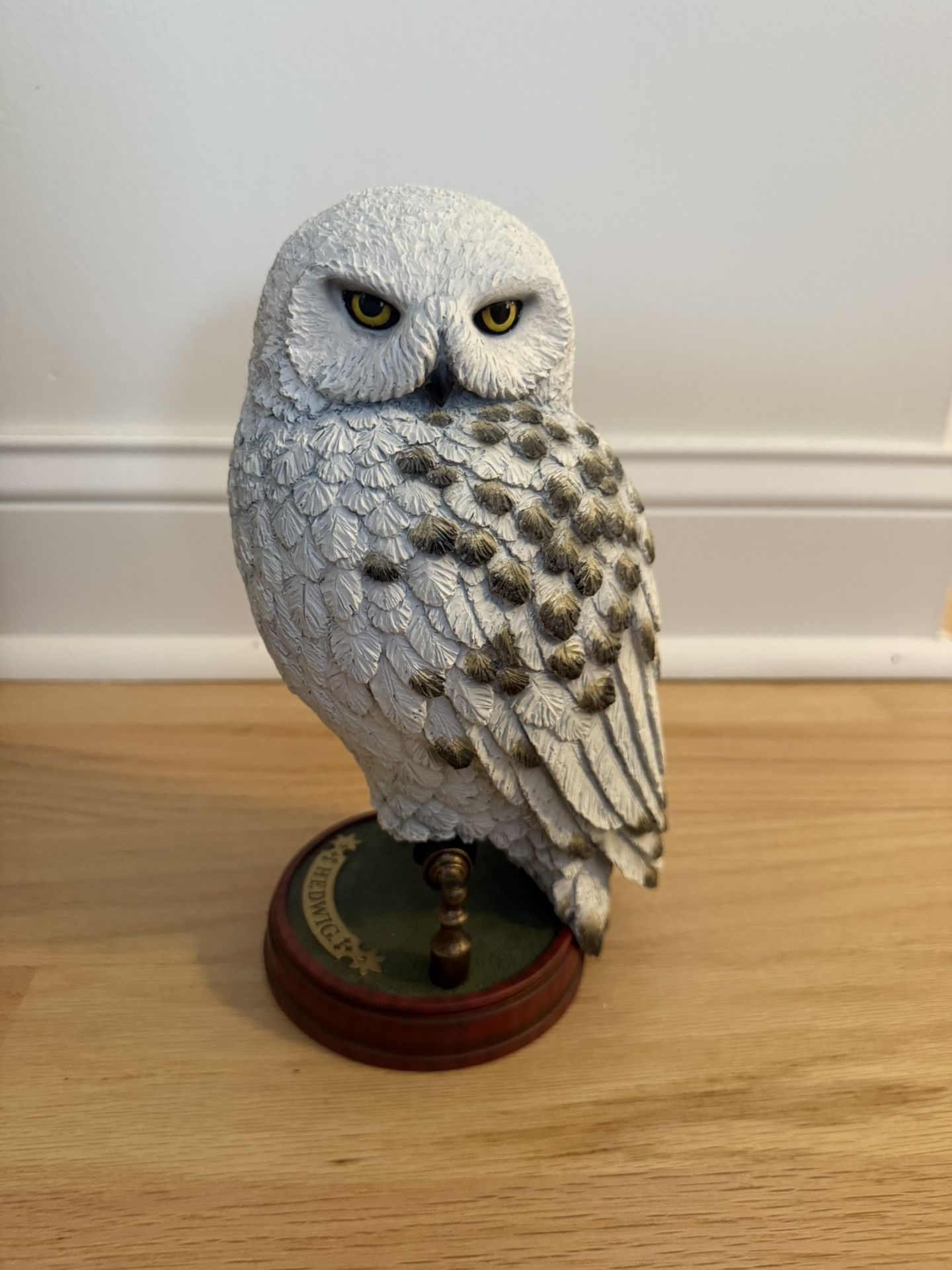 Noble Collection Original Harry Potter Hedwig Sculpture