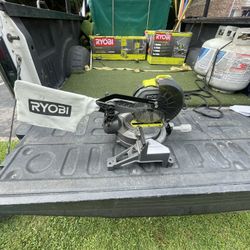 Ryobi 10 Inch Compound Miter Saw 