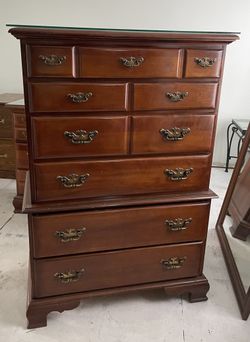 Beautiful! Vintage Kenlea Craft Cherry Bedroom Suite