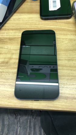 iPhone 16e 128gb UNL