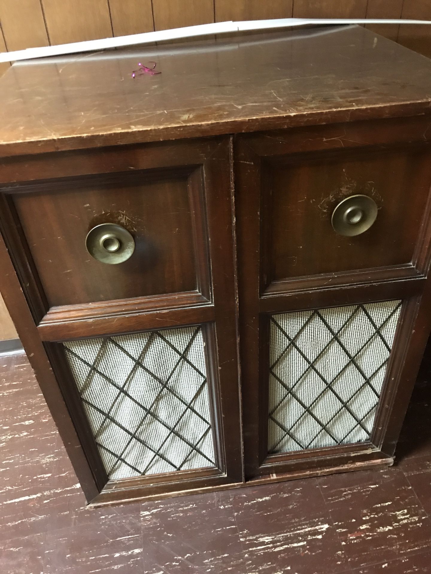 Beautiful antique looking heavy wood cabinet