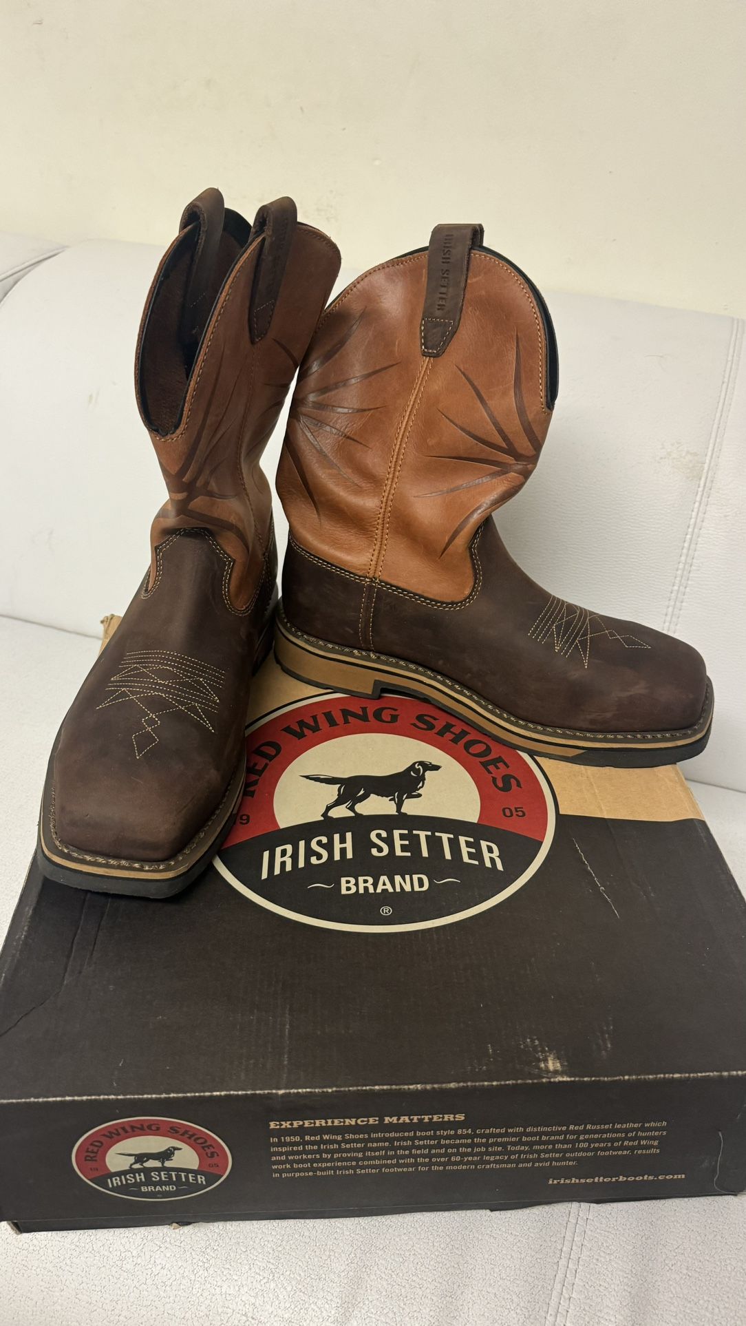 Botas en cuero con punta de Metal/ Leather Boots with Metal Toe