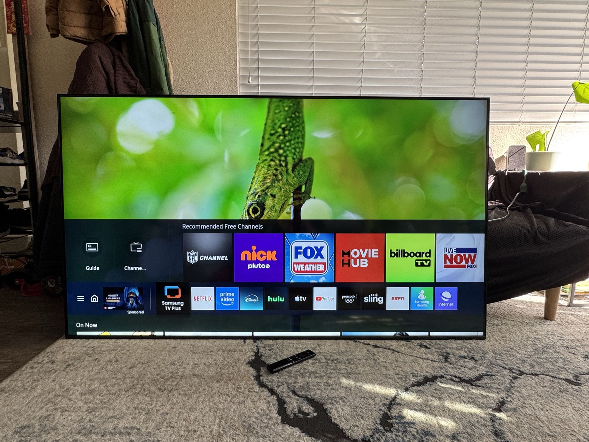 Samsung 65β 4K UHD Smart TV (Model: UN65AU8000F)
