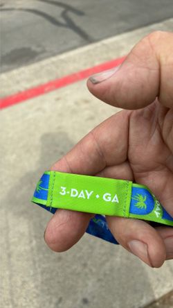 Ohana Sunday wristband have one