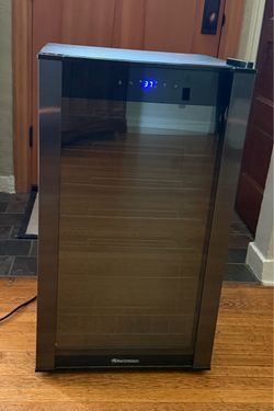 Wine Enthusiast 36 bottle wine cellar