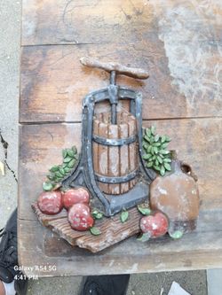 1978 HOMCO Metal Wall Plaque- Old Time Apple Juicer Wall Plaque-1270BX