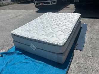 Queen size Pillow Top Mattress and Box Spring Set