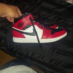 Air Jordan 1 Mid Black Toes