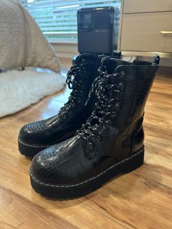 Black Boots ( For Woman) 