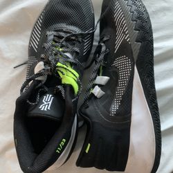 Kyrie Nike Shoes Size 11