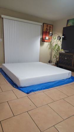 VERY NICE LIKE NEW KING SIZE TUFT AND NEEDLE MATTRESS FOR SALE! IN GREAT CONDITION, FREE DELIVERY
