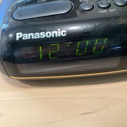 VTG Panasonic RC-6099 AM FM Compact Digital Alarm Clock Radio