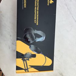 Podcast Studio Set