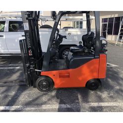 Forklift Toyota 3000lb $5,900
